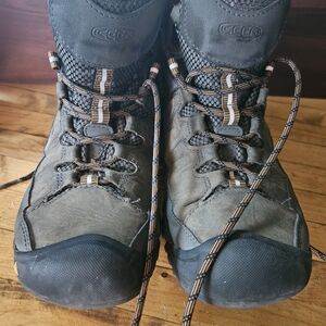 KEEN Men's Gray and Black Outdoor Boots